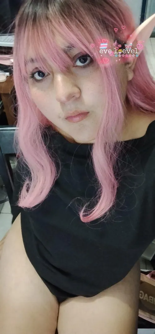 Hola cómo están ? Me vesti de elfa pero de pelo rosa