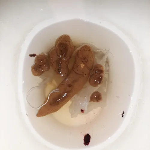 Honey, here's the natural soap I made for you, so you can take a bath.