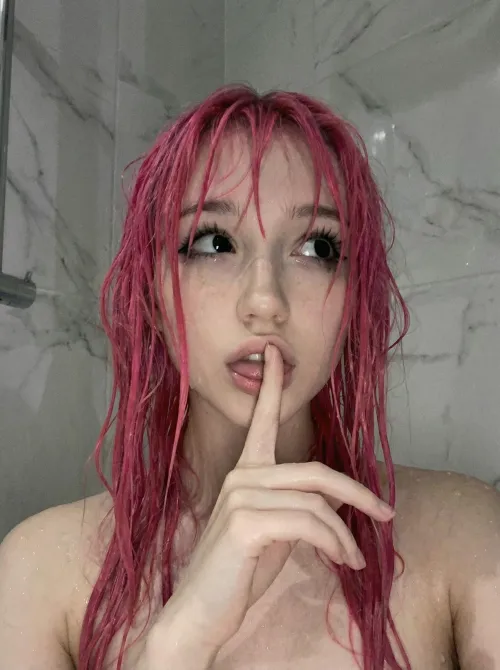 hop on the shower w me °^°