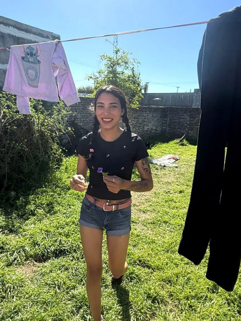 Hope older guys like petite girls like me