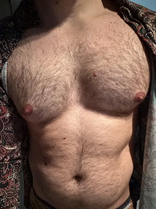 Hope you like the new chest pic that just dropped 