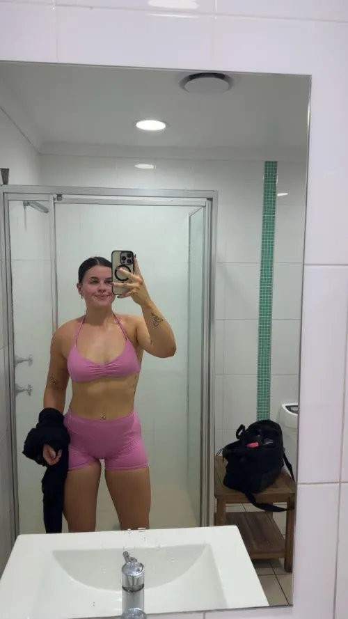 Horny and sweaty gym slut looking to have sex right now