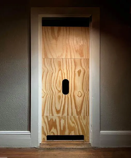 Hosting a gloryhole for you to discreetly suck me off, or...