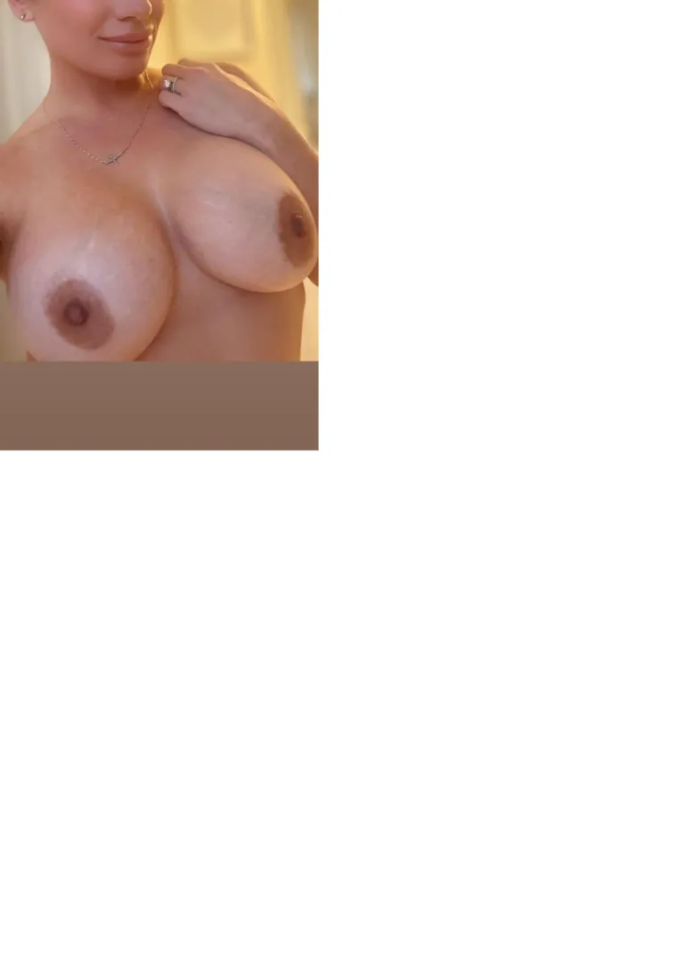 Hot Couple looking for an attractive third to play with tonight. We are on the MS gulf coast, so if you’re staying at the casino in MS or going to Colette’s in NOLA let me know 