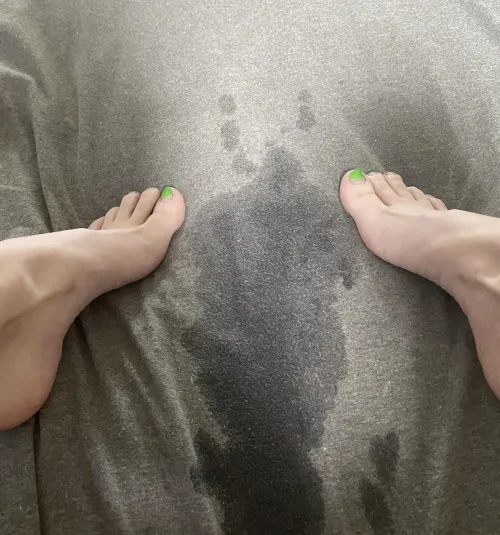 Hot, petite MILF looking to have some fun and open to anything