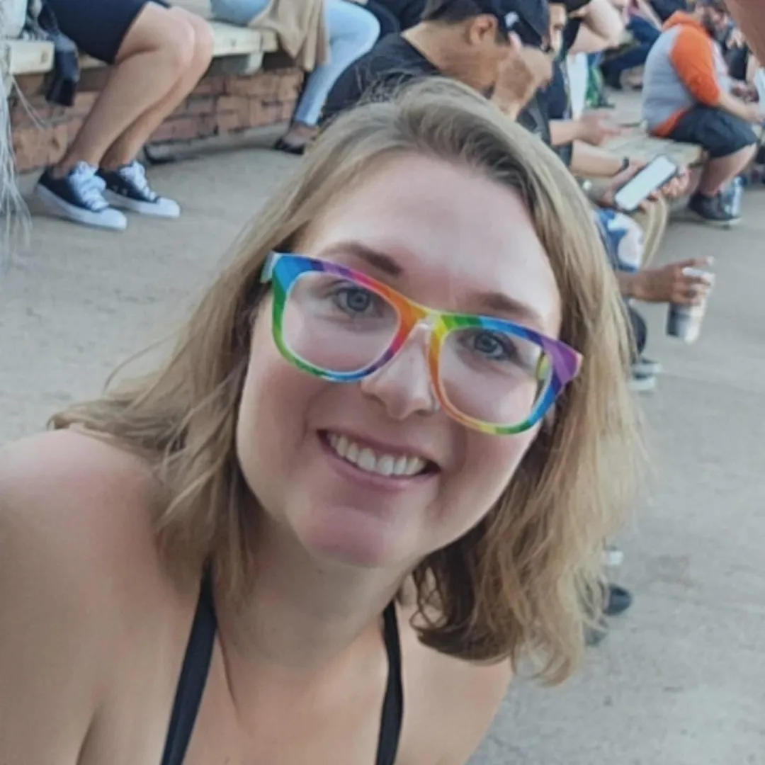 hot tub and fun FM 4 F