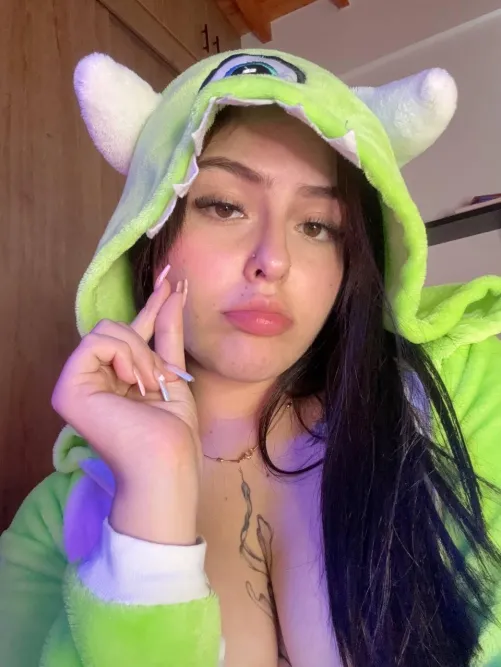 How can you let down a virgin girl with that little dick?