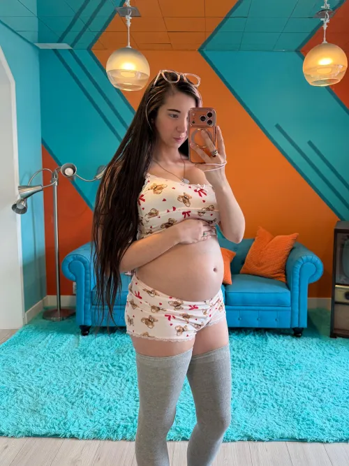 How far into this pregnancy do I look?