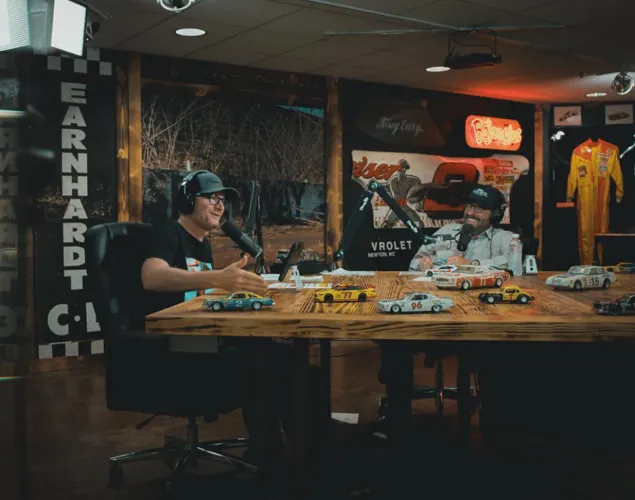 How is Dale Jr’s podcast set better than most comedians? I see this happen a lot. It seems that Comedians have the worst sets of all.