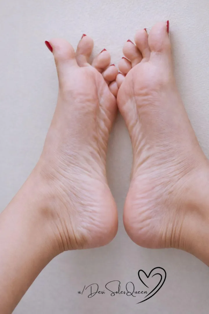 How would you like to dedicate your paycheck to my feet?❤️