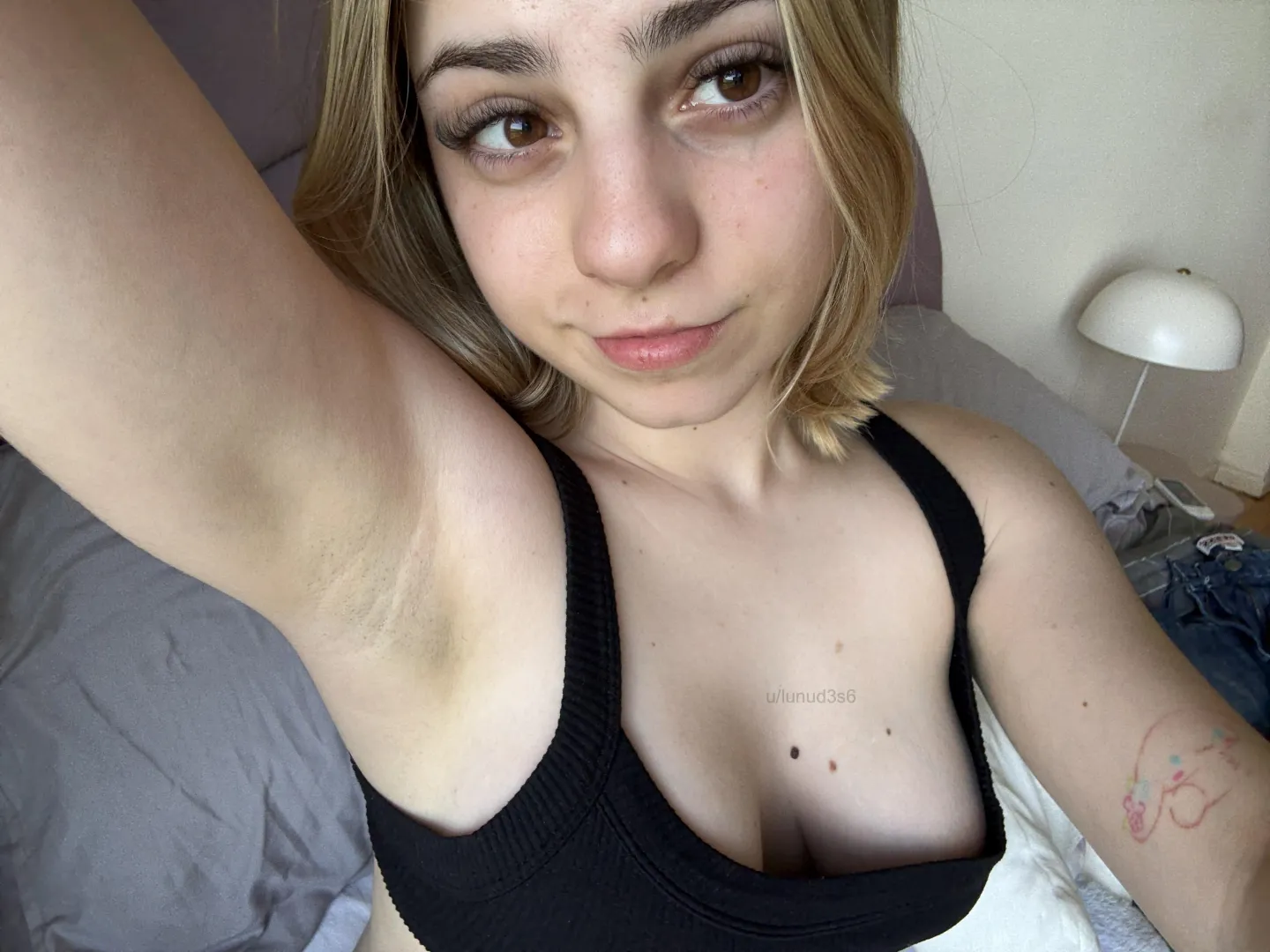 how would you rate my armpit on a scale from 1-10? be nice :3