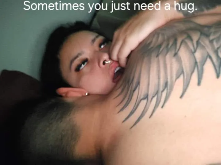 Hugs that will make ur eyes roll <33