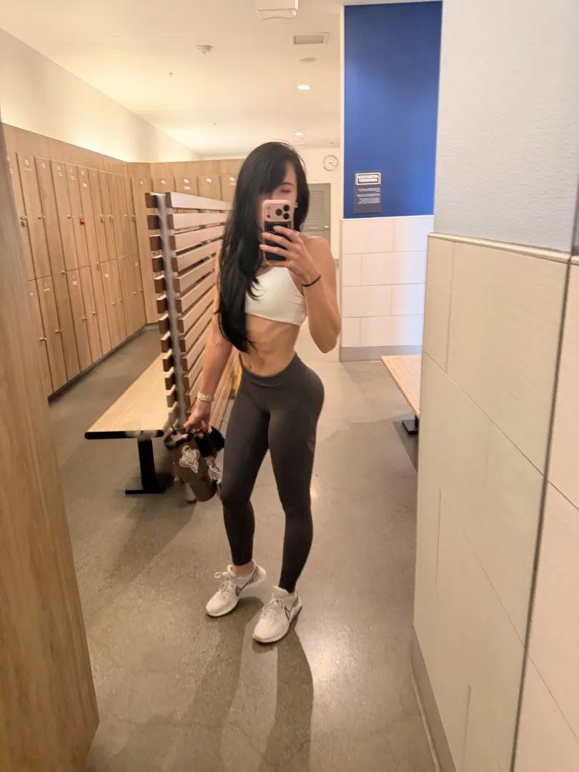 Humpday doing work (OC)