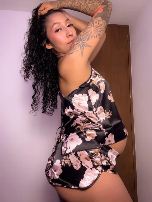 I am the pregnant woman of your dreams