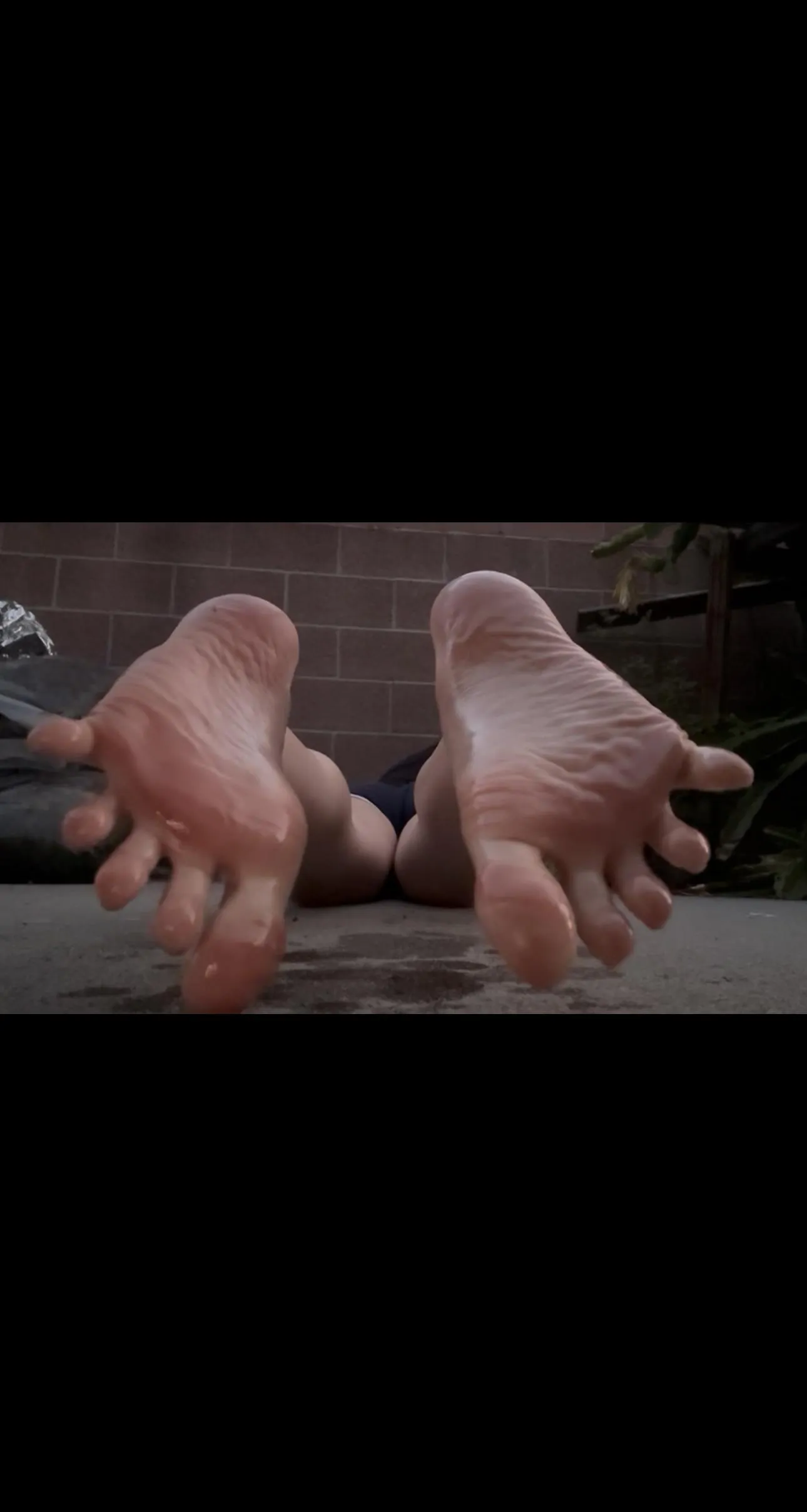 I bet I can distract you with these gorgeous asian feet :)