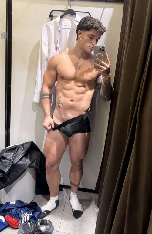 I came to see how my new boxers look on me