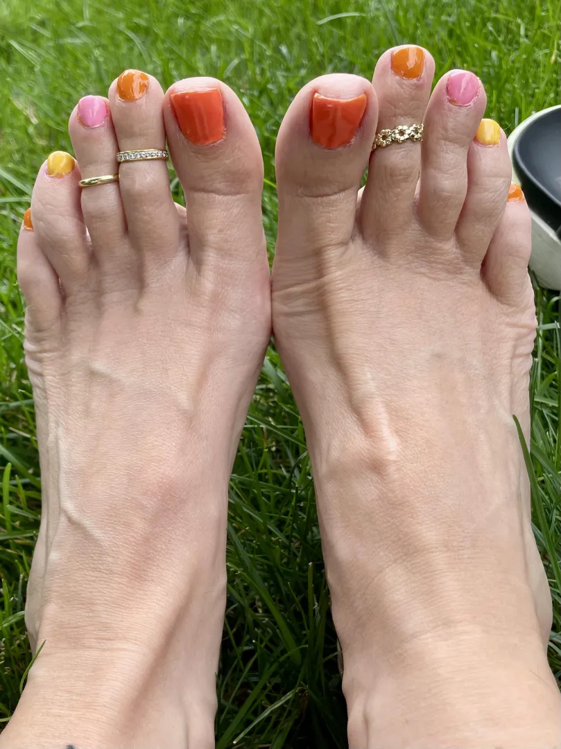 I caught you staring at my toes 