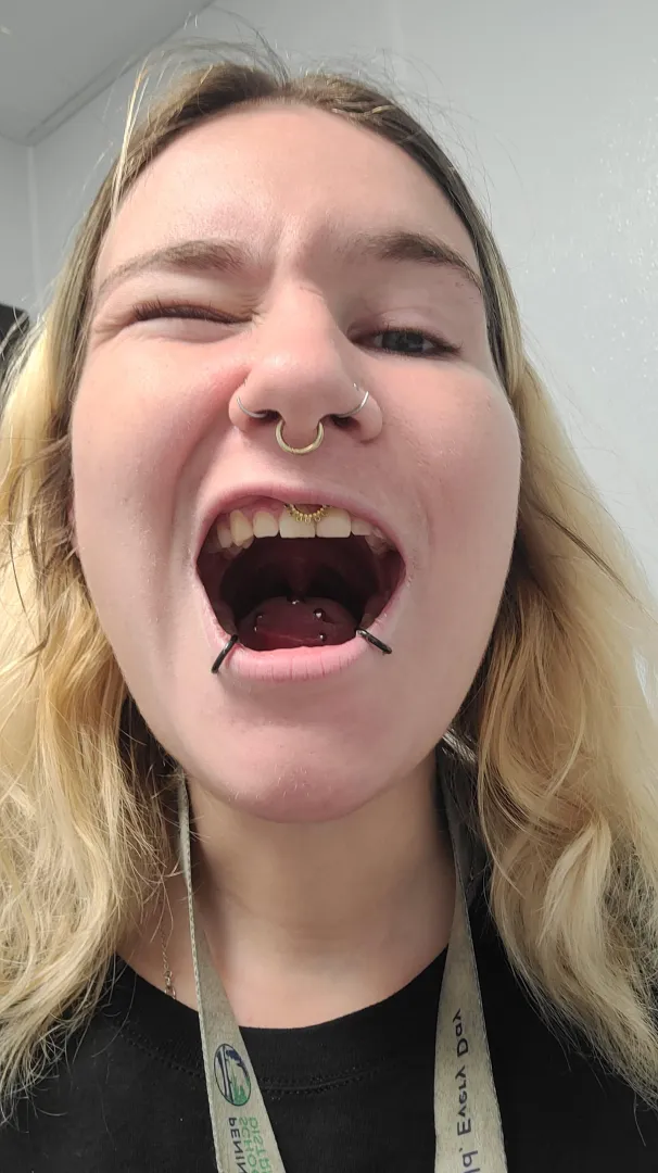 I could swallow you whole If I wanted {f}