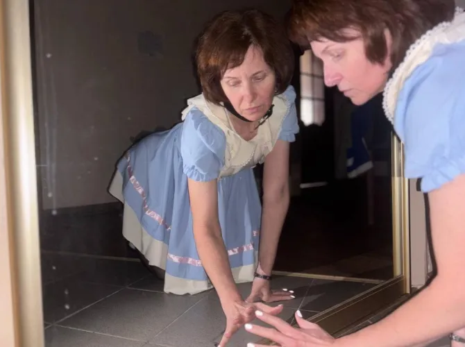 I don't chase. I wait until your thoughts circle back to me.