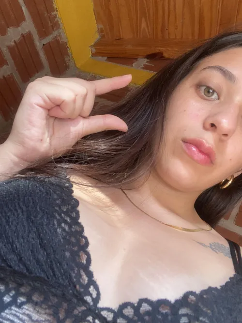 I don't know if you make me laugh or feel sorry, if I were you with such a small penis I would be very embarrassed