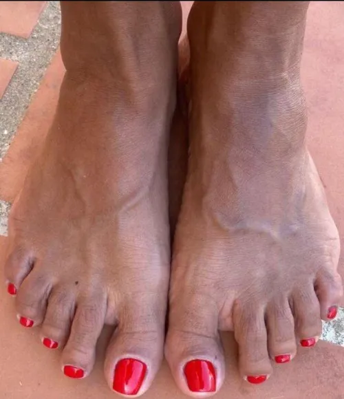 I enjoy creating good content for my fans. I can create personalized content for you, and we can exchange messages, photos, and video calls