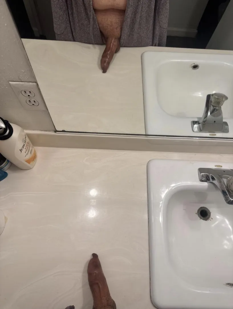 I get hard when I see other long overhangs like mine