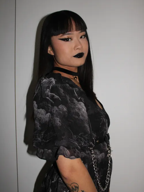 I got a lot of stares in this outfit… i wonder why lol