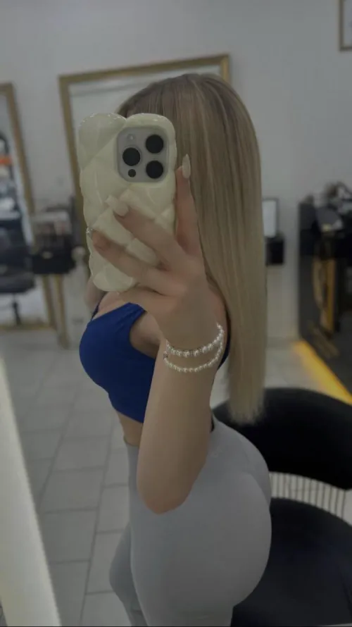 I have a big booty hope you enjoy the view