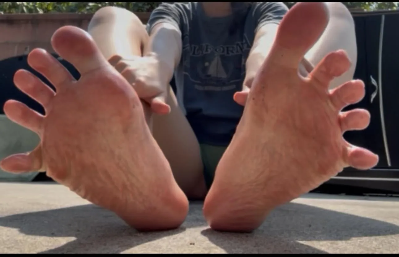 I heard you love pretty asian feet :)