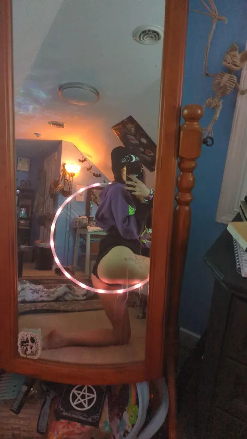 I just love to flow without any pants on …