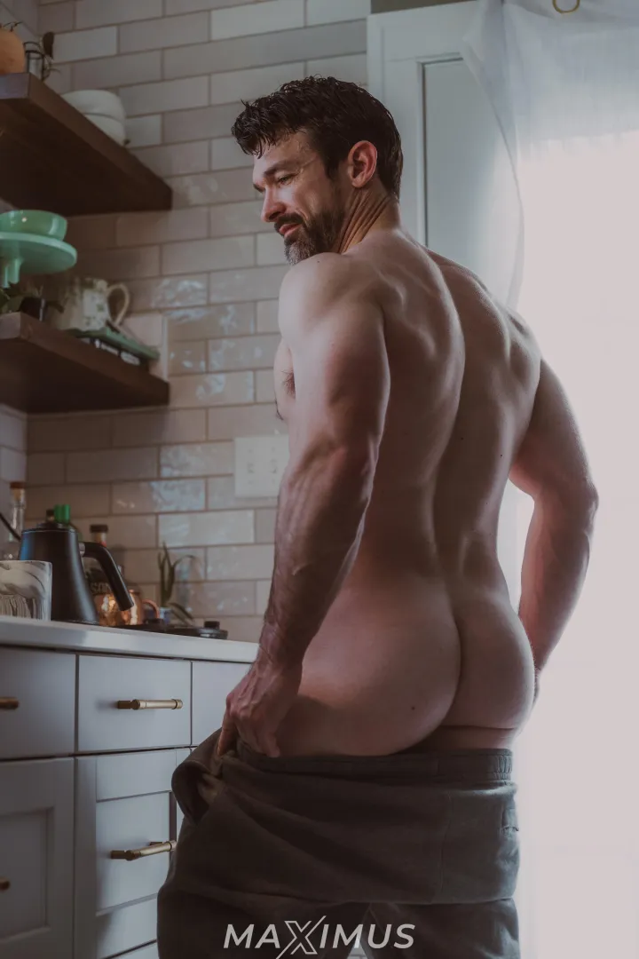 I know it's fully clothed Friday, but this is the most clothes that I would want to wear around you. If you swipe through to the last, you'll see even these sweats feel like too much.