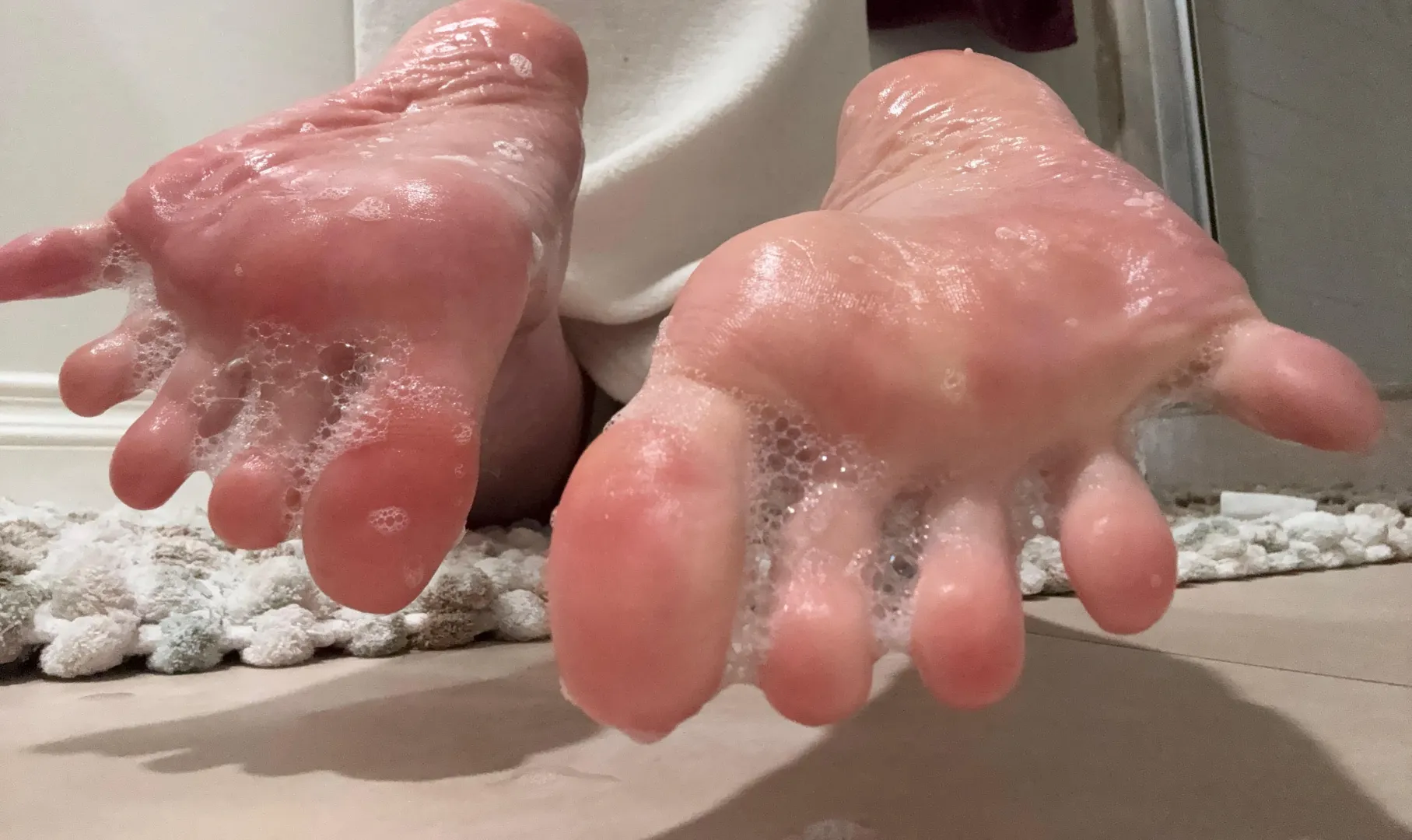 I know you love these soapy wet asian feet :)