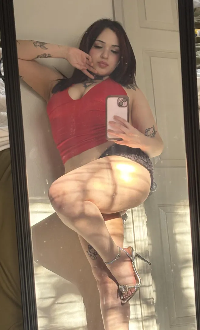 I know you want to sext with a goth babe ❤️‍