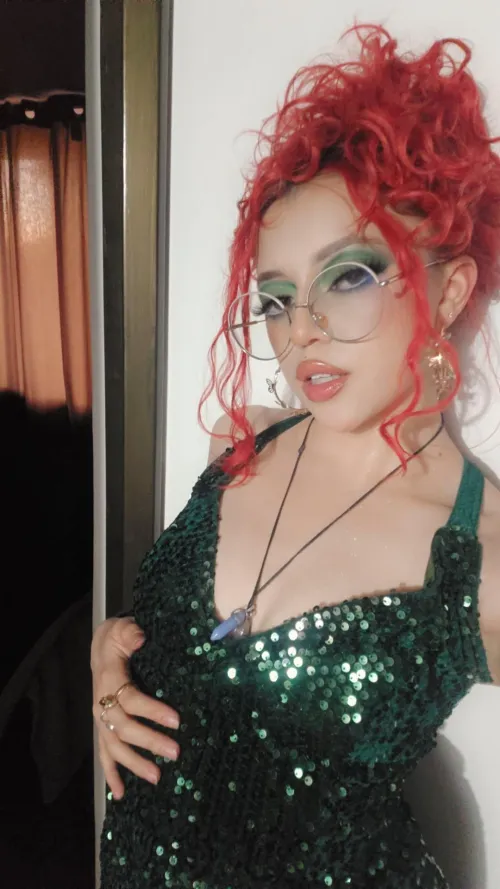 I know you'd just wanna take this dress off 🖤