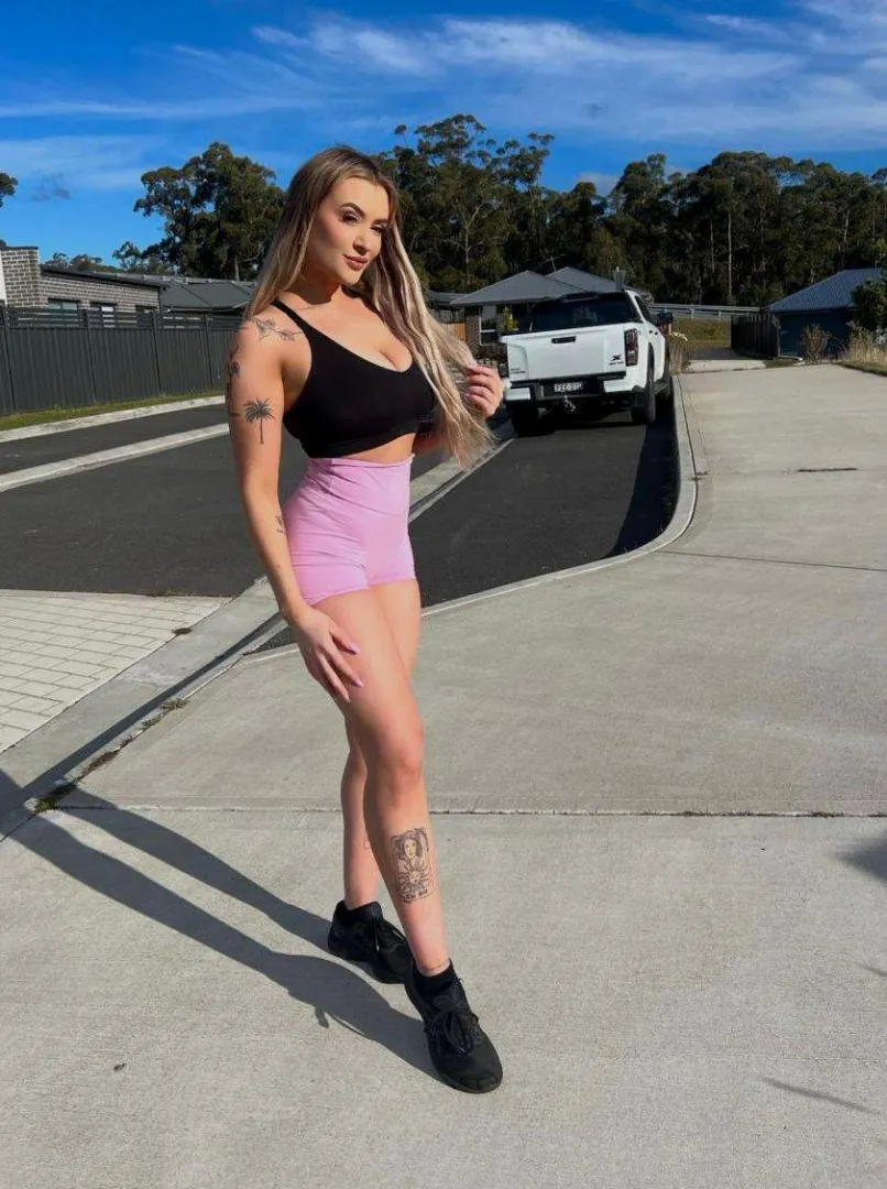 i like how comfortable i look lately