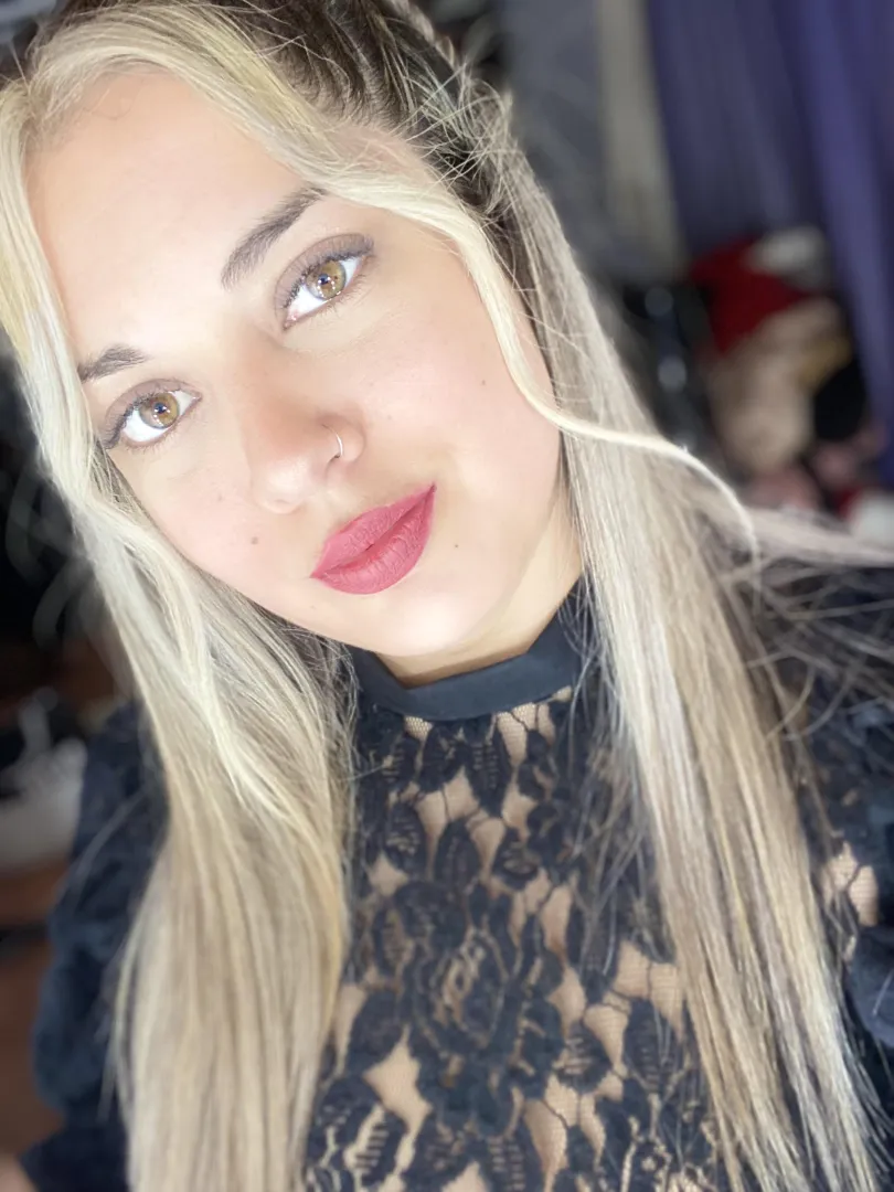 I like how my lips look in red