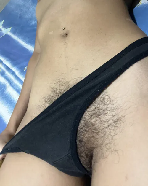 I like it when hair sticks out of panties :p