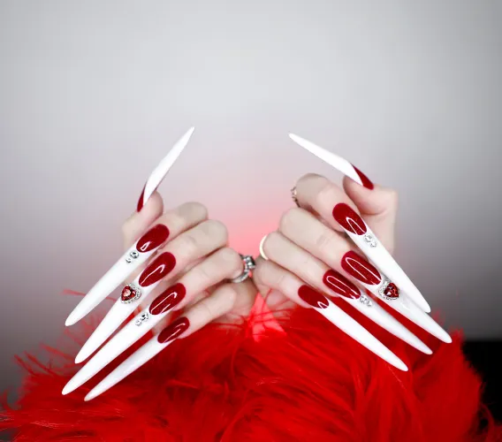 I like red combined with white on long nails