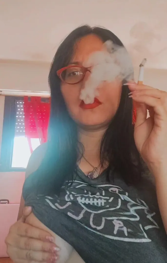 I love feeling the smoke cling to my lips