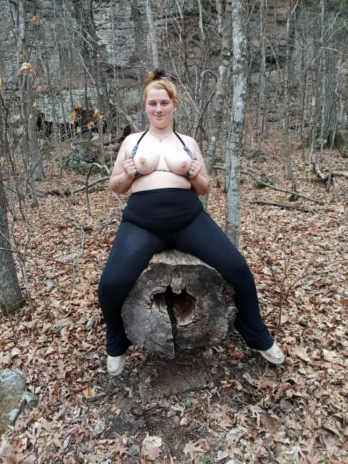 I love sitting on big wood 