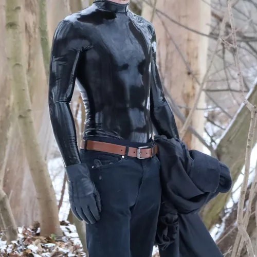 I love to wear latex in public places