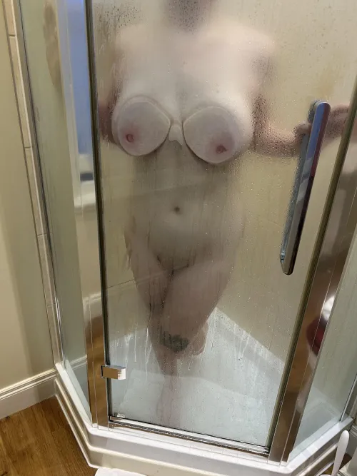 I love when you watch me in the shower