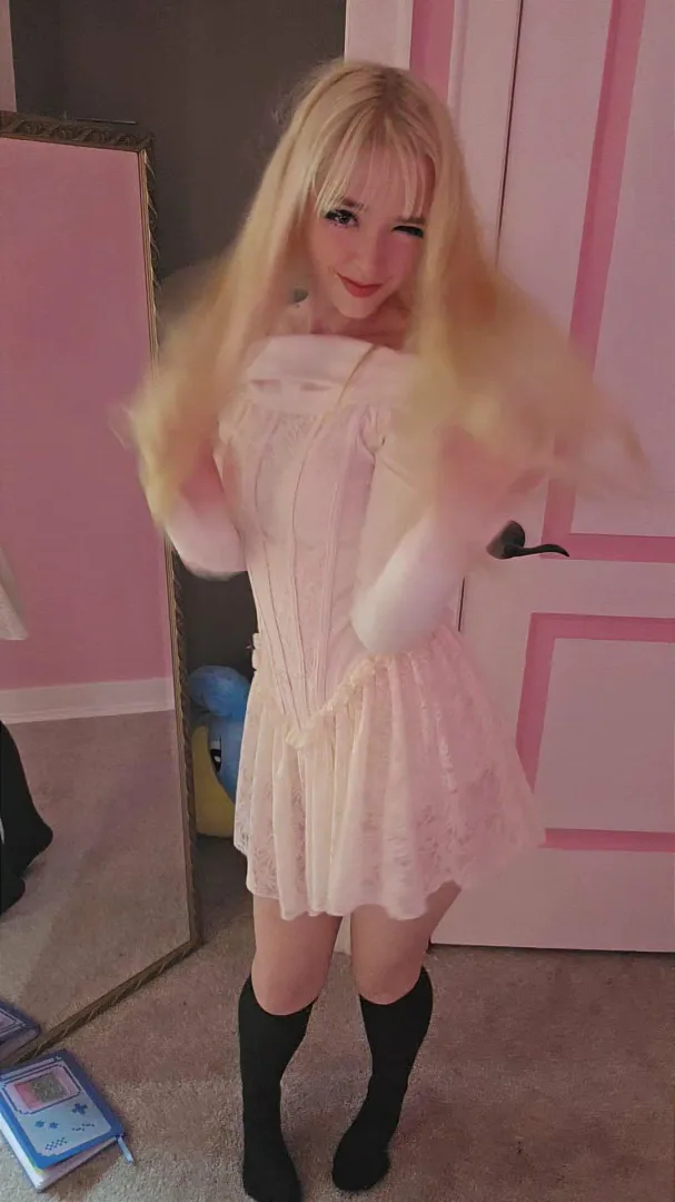 I make the funniest faces when I dance hehe