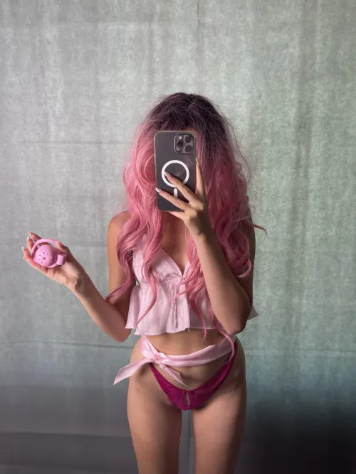 I need 2 new slaves for me!