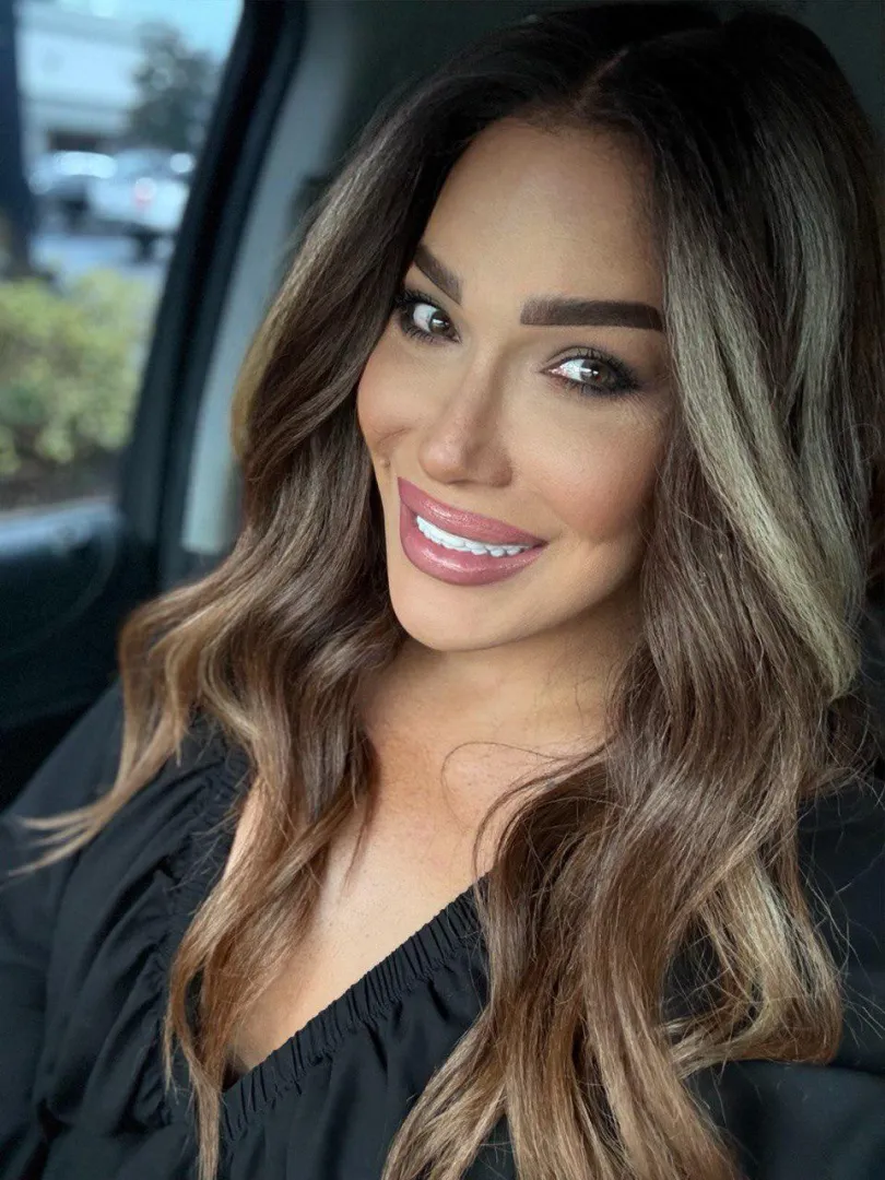 I need a boyfriend who likes to suck girl dick, is that too much to ask 