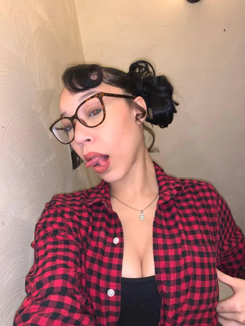 I need a quick and honest answer would you fuck me?