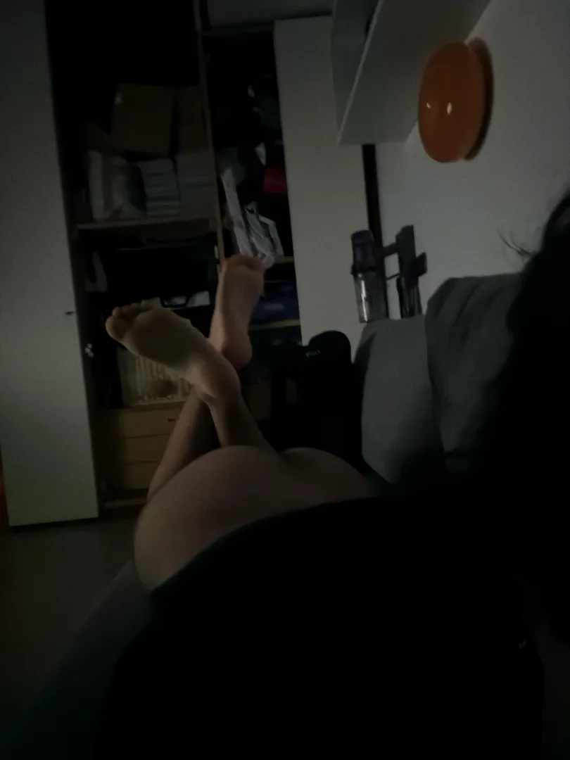 I need someone to lick them, who's there?