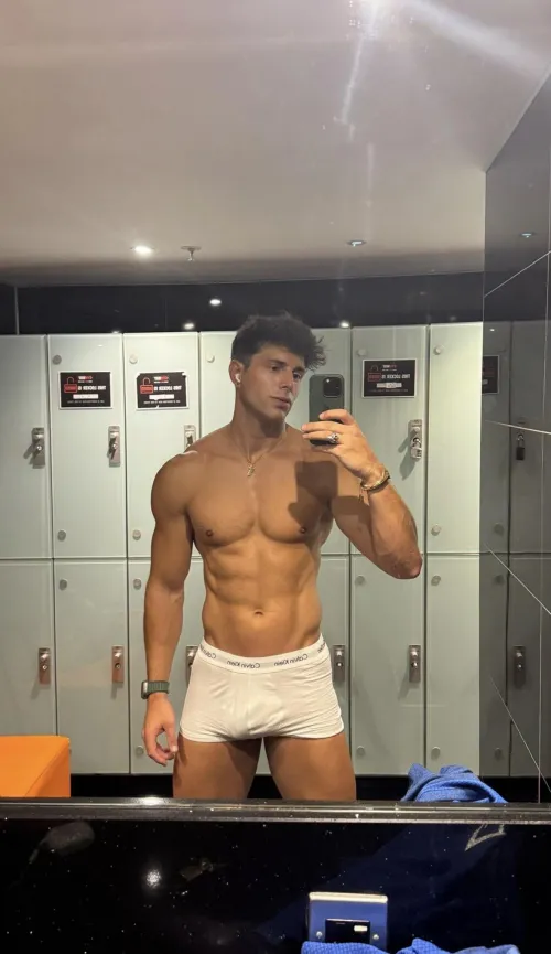 I saw a guy ass naked in showers and got hard