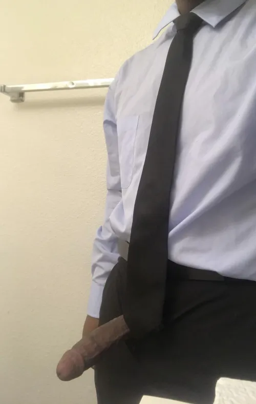 I should be working but I’m a bit distracted. Can you help?