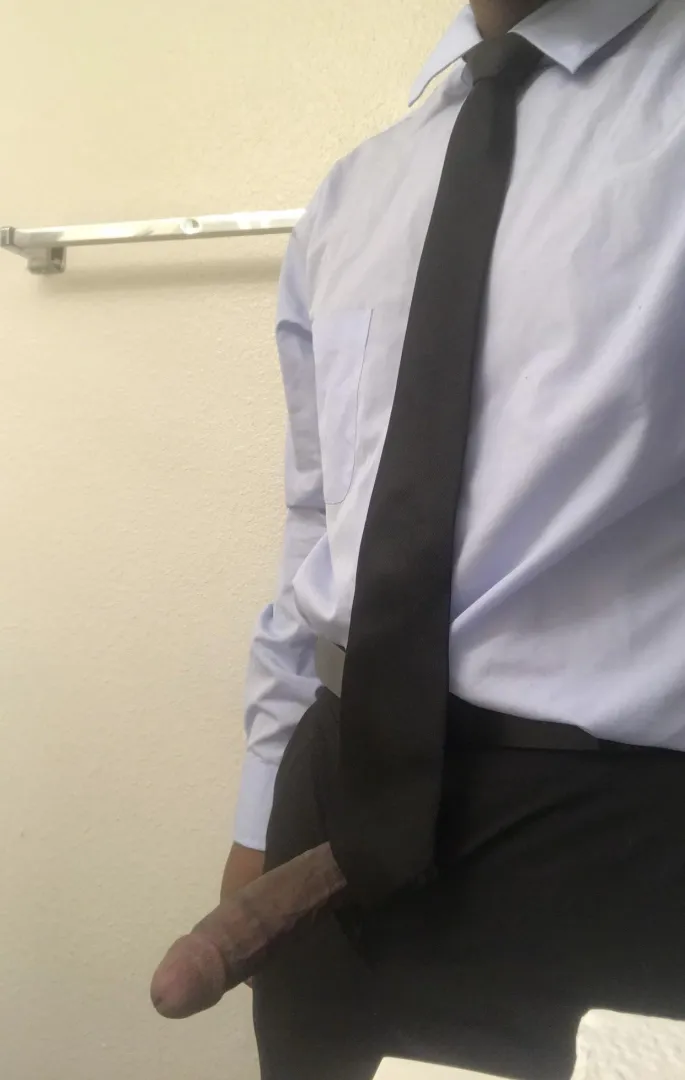 I should be working but I’m a bit distracted. Can you help?